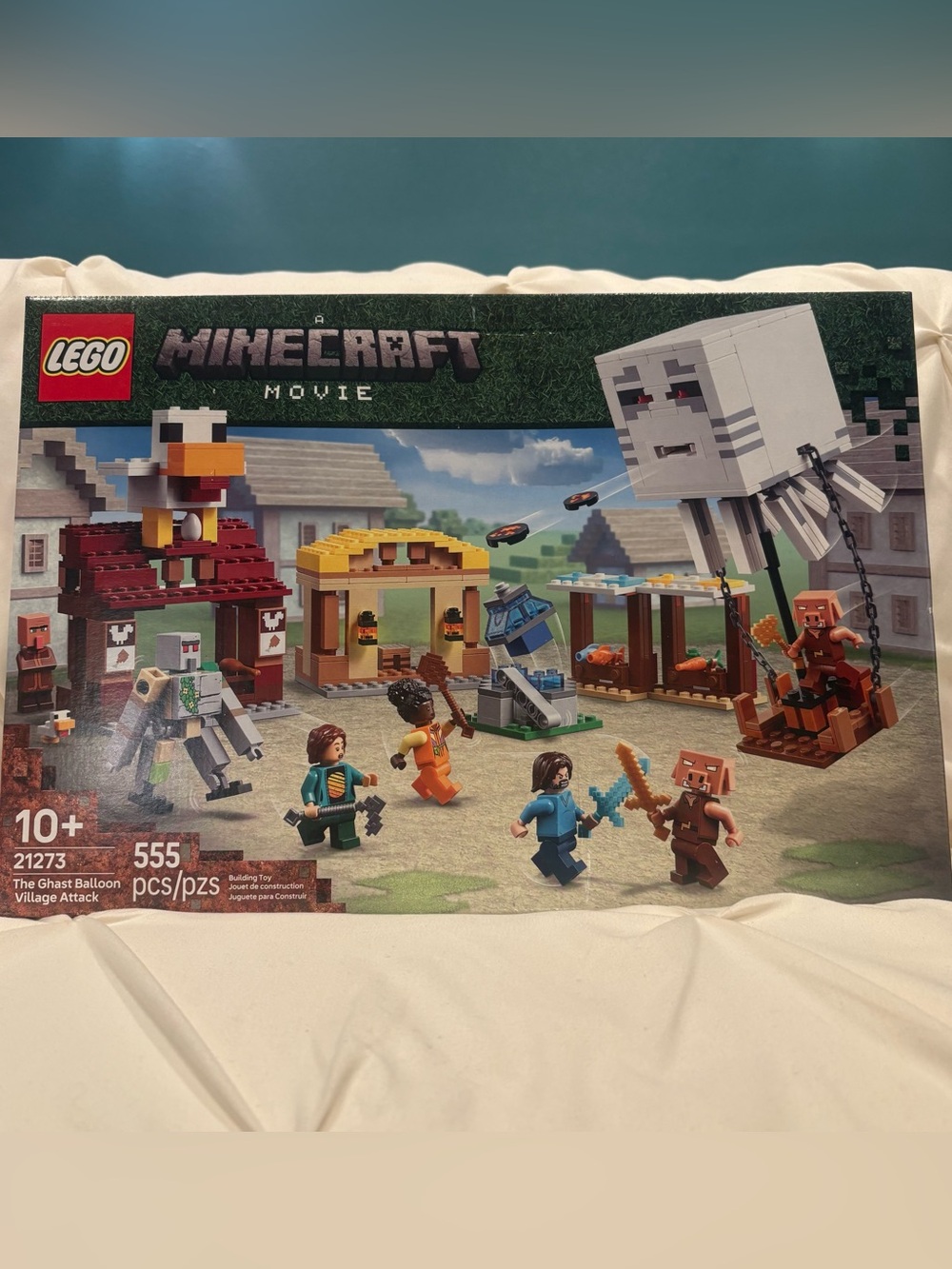 Lego Minecraft #21273 The Ghast Balloon Village Attack NWT